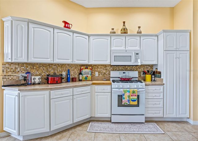 1857 POPPY CIRCLE, The Villages, FL 32162
