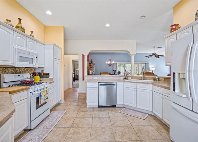 1857 POPPY CIRCLE, The Villages, FL 32162
