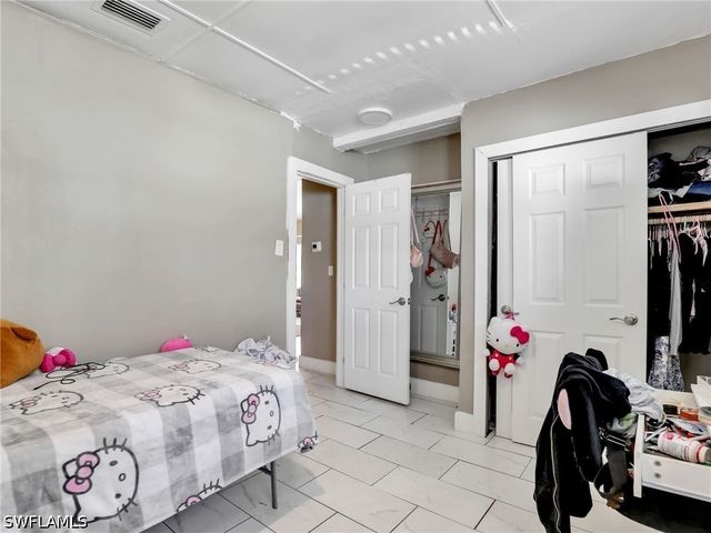 1132 River RD, North Fort Myers, FL 33903