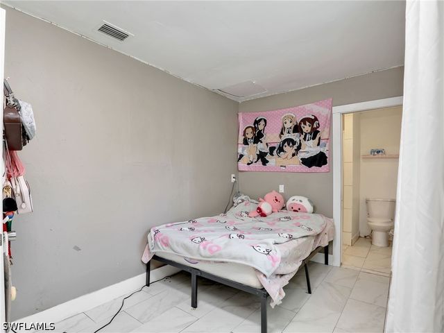 1132 River RD, North Fort Myers, FL 33903