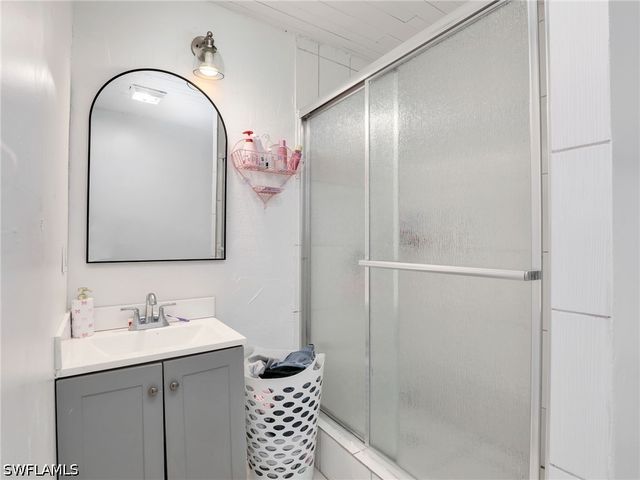 1132 River RD, North Fort Myers, FL 33903