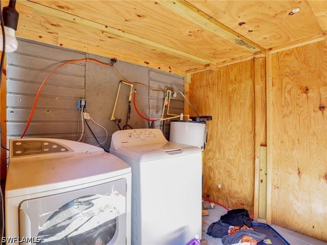 1132 River RD, North Fort Myers, FL 33903