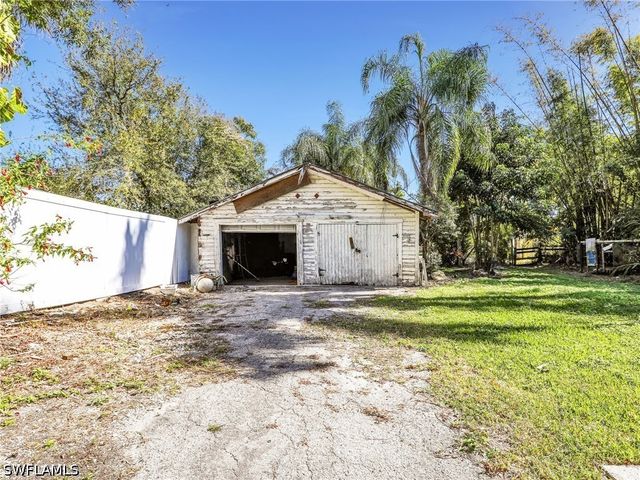 1132 River RD, North Fort Myers, FL 33903