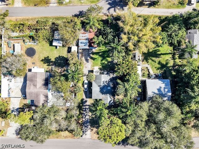 1132 River RD, North Fort Myers, FL 33903