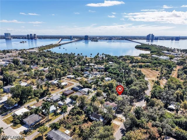 1132 River RD, North Fort Myers, FL 33903