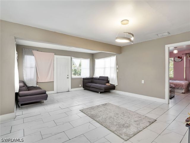 1132 River RD, North Fort Myers, FL 33903