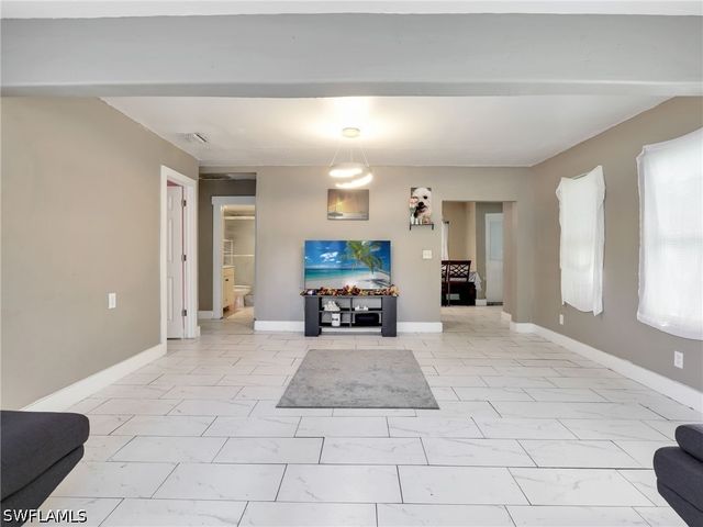 1132 River RD, North Fort Myers, FL 33903