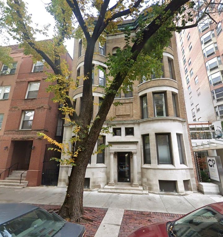 12 W Chestnut Street 1, Chicago, IL 60610