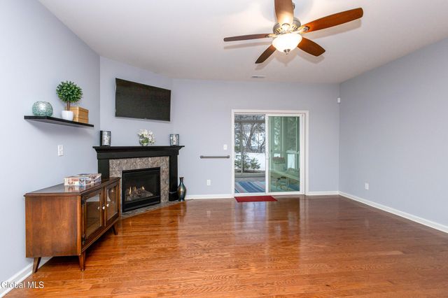 8 Clarice Lane, Colonie, NY 12047