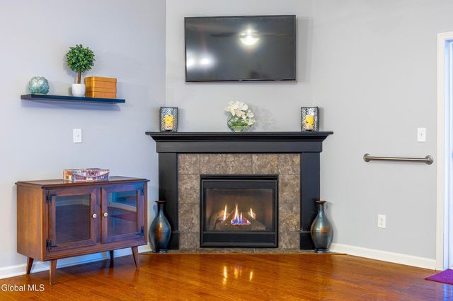 8 Clarice Lane, Colonie, NY 12047