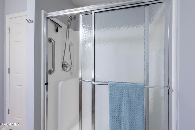 8 Clarice Lane, Colonie, NY 12047