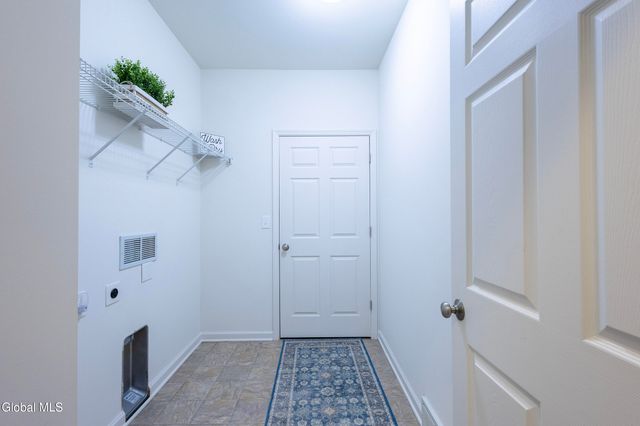 8 Clarice Lane, Colonie, NY 12047