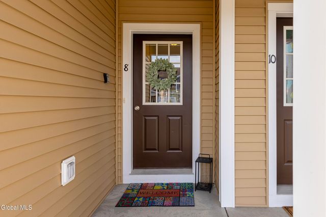 8 Clarice Lane, Colonie, NY 12047