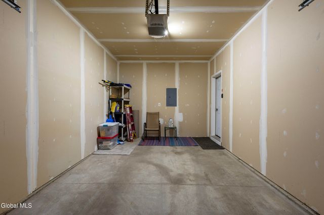 8 Clarice Lane, Colonie, NY 12047