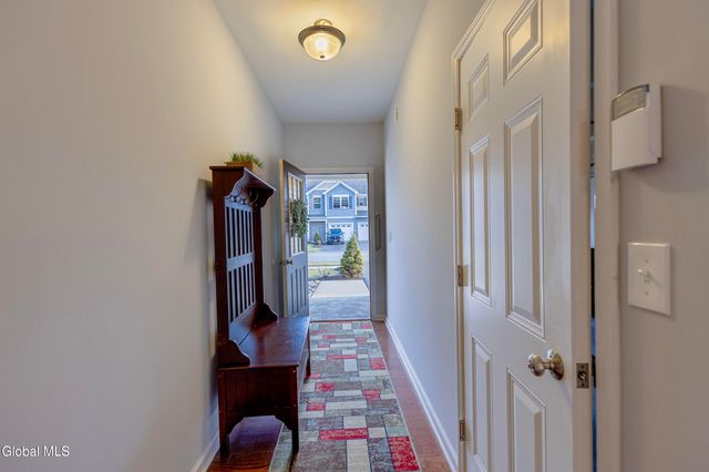 8 Clarice Lane, Colonie, NY 12047