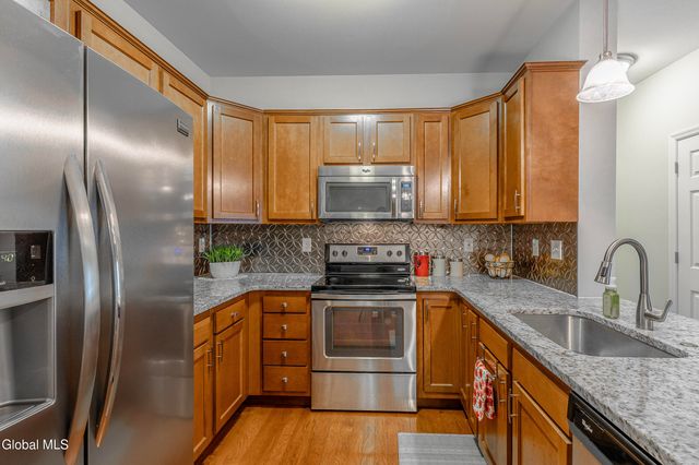 8 Clarice Lane, Colonie, NY 12047