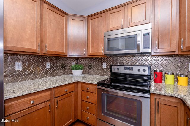 8 Clarice Lane, Colonie, NY 12047