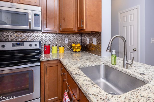 8 Clarice Lane, Colonie, NY 12047