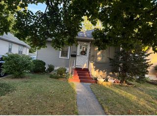 135 S Elmwood Avenue, Waukegan, IL 60085