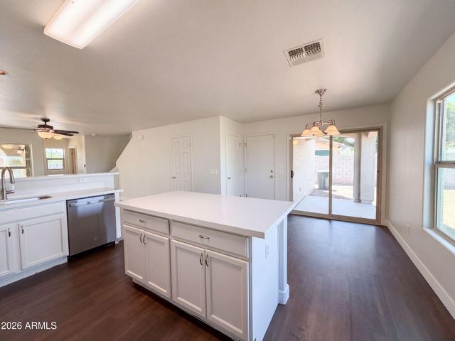 11036 W COLLEGE Drive, Phoenix, AZ 85037