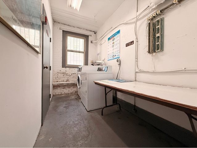 8 Ransom Rd 8, Boston, MA 02135