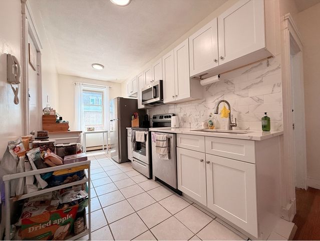 8 Ransom Rd 8, Boston, MA 02135