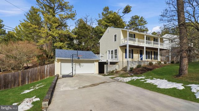 8620 PINECLIFF DR, Frederick, MD 21704