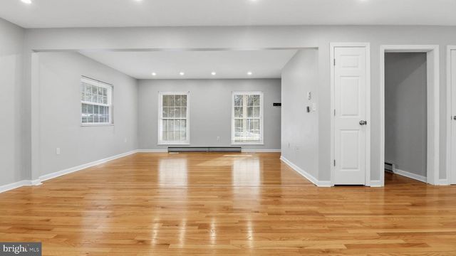 8620 PINECLIFF DR, Frederick, MD 21704