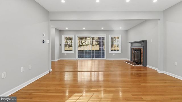 8620 PINECLIFF DR, Frederick, MD 21704