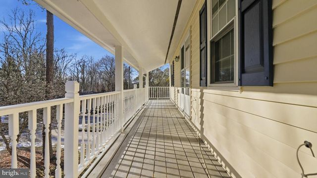 8620 PINECLIFF DR, Frederick, MD 21704