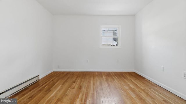 8620 PINECLIFF DR, Frederick, MD 21704