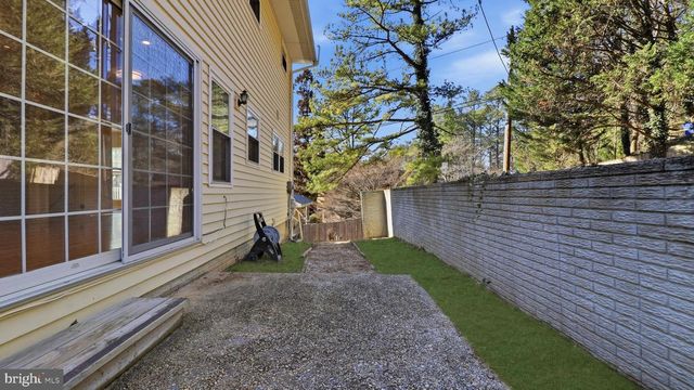 8620 PINECLIFF DR, Frederick, MD 21704