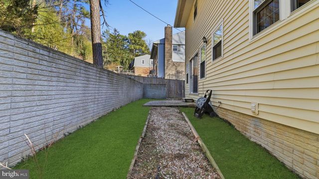 8620 PINECLIFF DR, Frederick, MD 21704