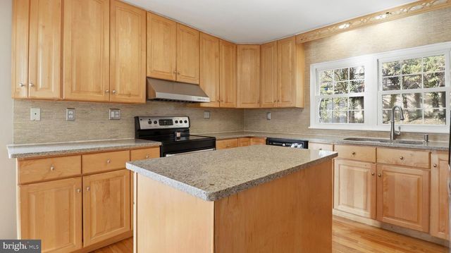 8620 PINECLIFF DR, Frederick, MD 21704