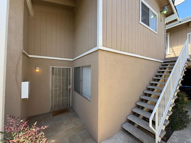 571 W Ashlan Avenue, Clovis, CA 93612