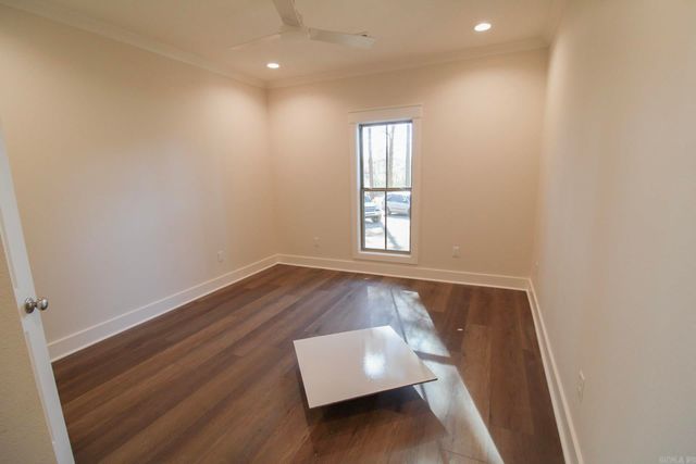 4685 College, Conway, AR 72034