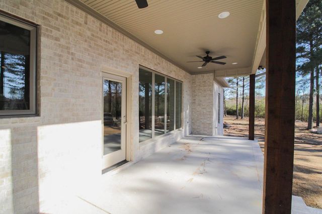 4685 College, Conway, AR 72034