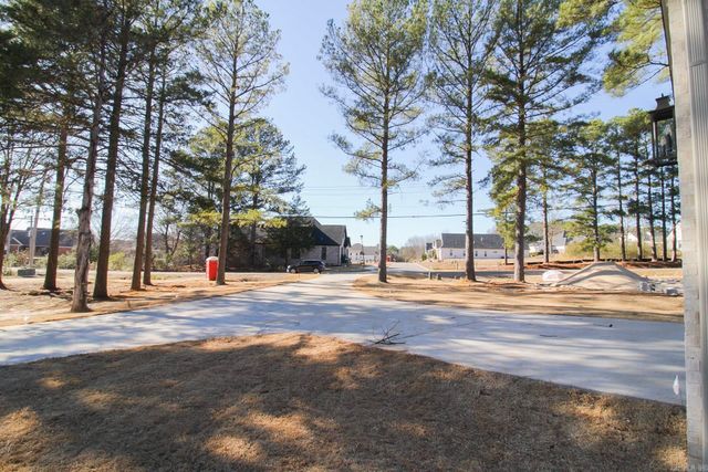 4685 College, Conway, AR 72034