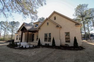 4685 College, Conway, AR 72034