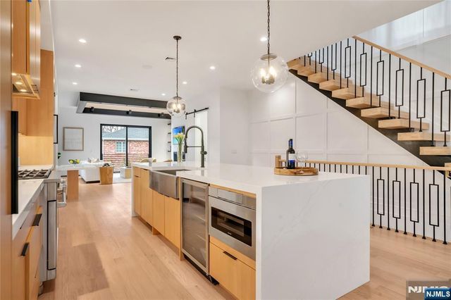 1047 Anderson Avenue B, Fort Lee, NJ 07024