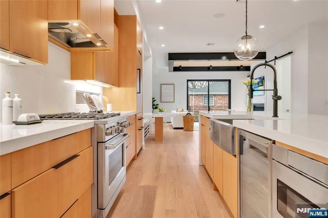 1047 Anderson Avenue B, Fort Lee, NJ 07024