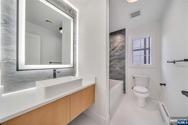 1047 Anderson Avenue B, Fort Lee, NJ 07024