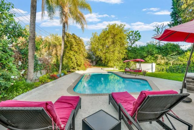 23861 Crosson Drive, Woodland Hills, CA 91367