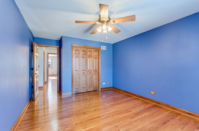 8732 W Surrey Park, Palos Hills, IL 60465