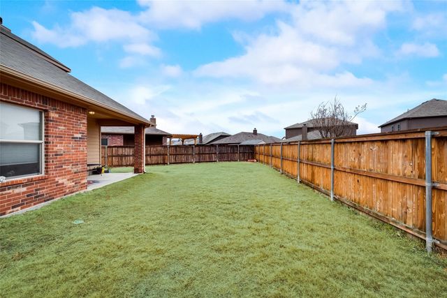10928 Hawks Landing Road, Fort Worth, TX 76052