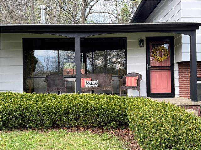2878 Old Plank Rd, Neshannock Twp, PA 16105