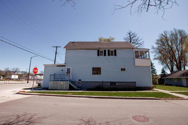302 W DIVISION STREET, Fond Du Lac, WI 54935