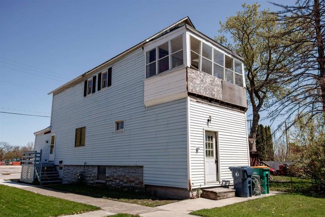 302 W DIVISION STREET, Fond Du Lac, WI 54935