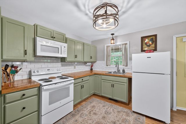 1030 Johnson Hollow Rd, Mc Ewen, TN 37101