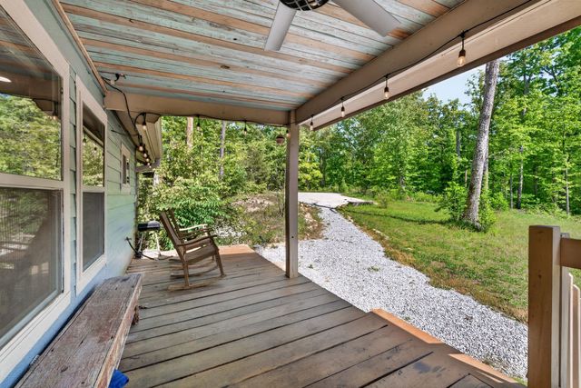 1030 Johnson Hollow Rd, Mc Ewen, TN 37101